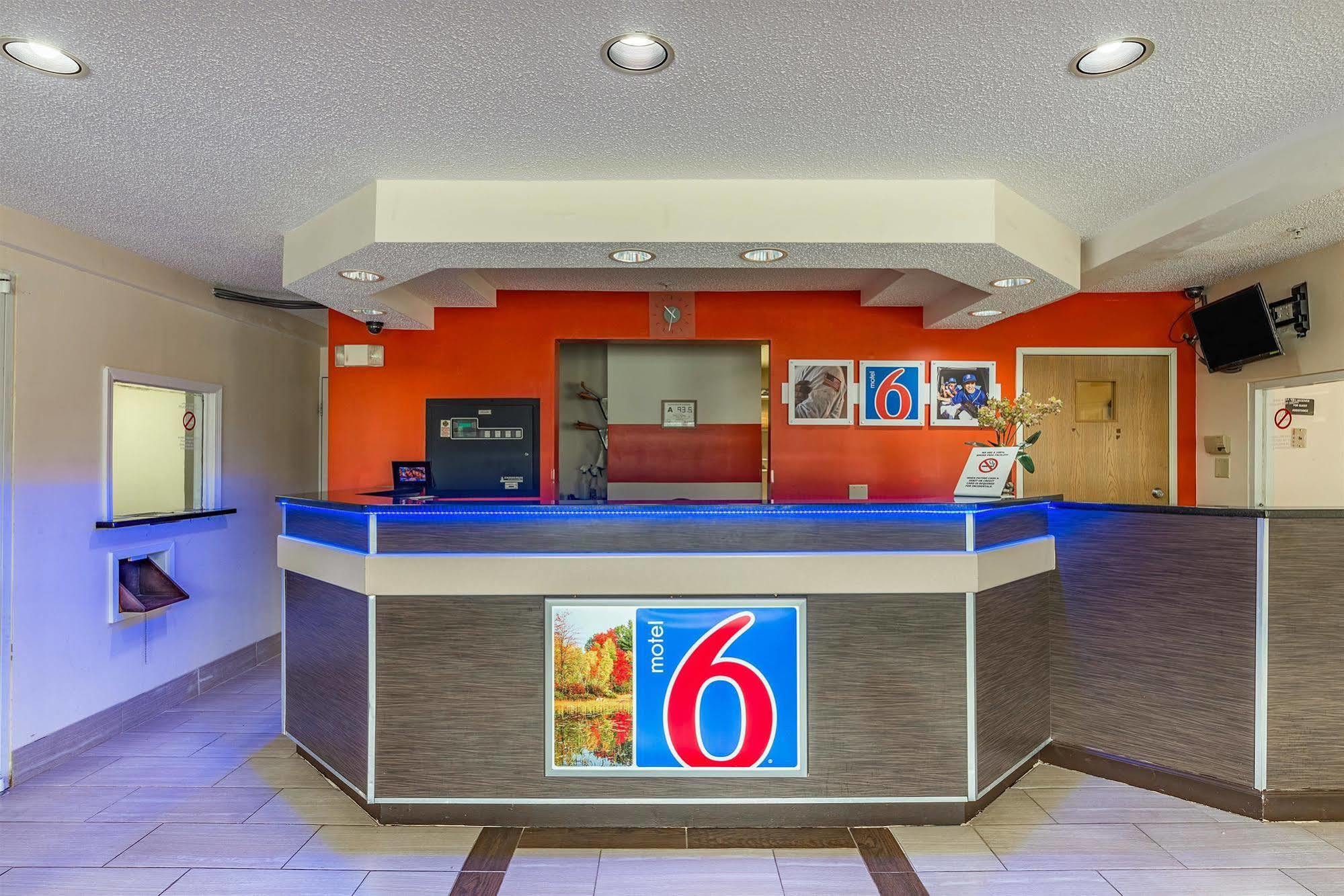 Motel 6-Charlotte, Nc - University المظهر الخارجي الصورة