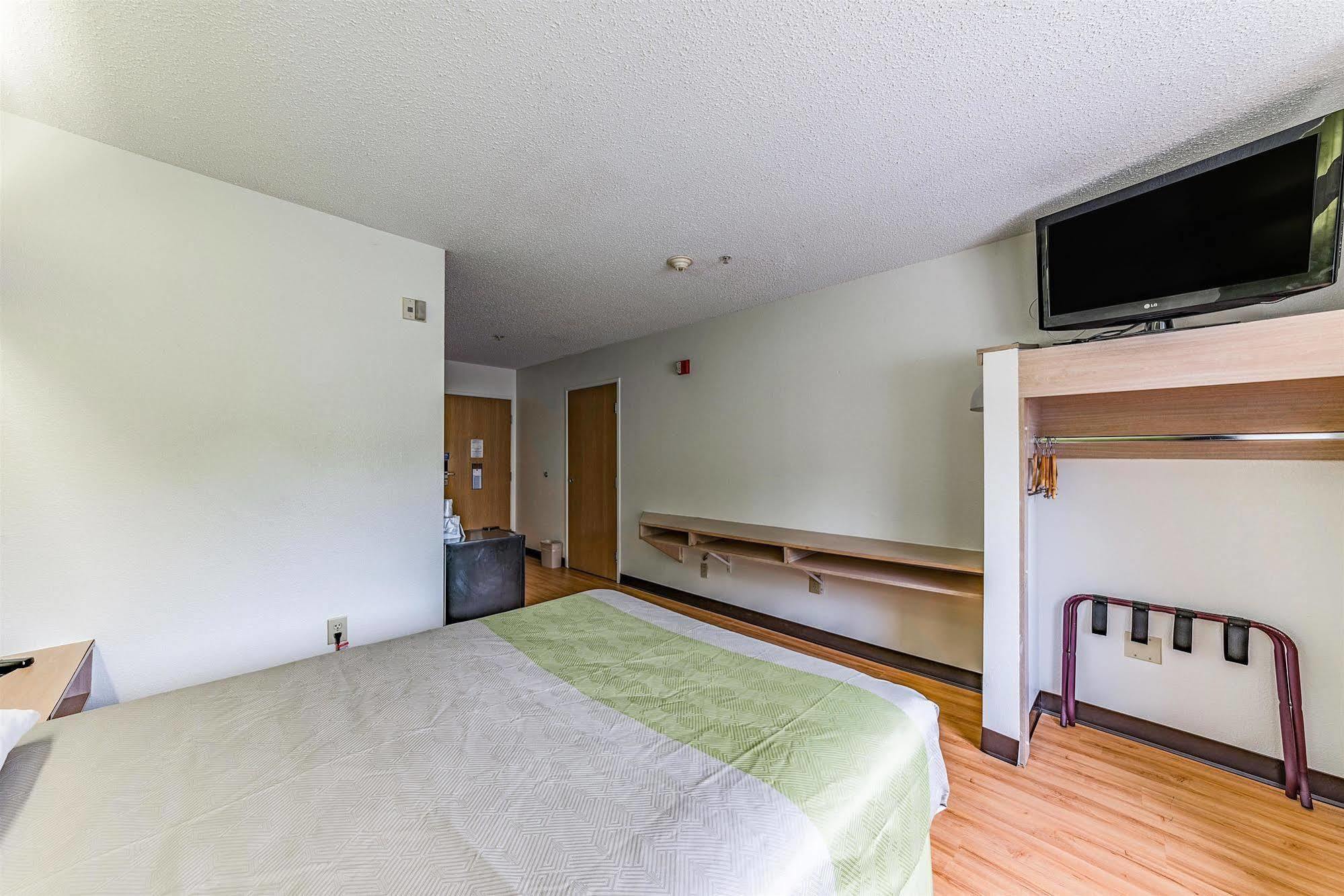 Motel 6-Charlotte, Nc - University المظهر الخارجي الصورة