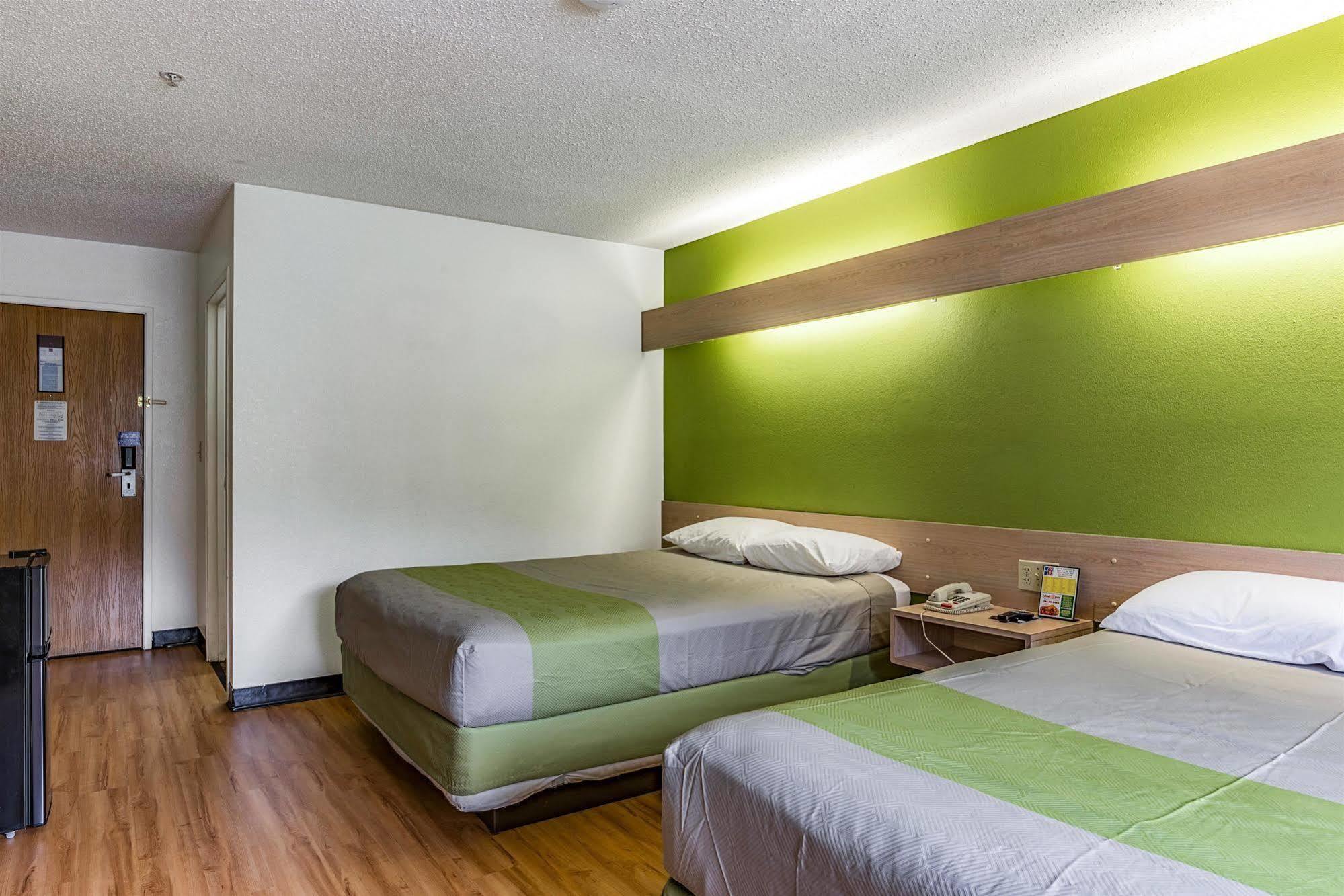 Motel 6-Charlotte, Nc - University المظهر الخارجي الصورة